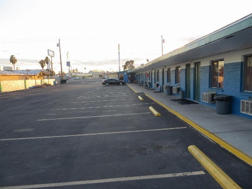 Walden Motel image 1